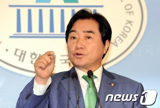 본문 이미지 - 민주당 이석현 의원 2012.7.19/뉴스1 © News1 이종덕 기자