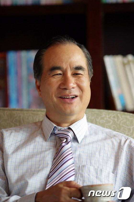 본문 이미지 - 윤석금 웅진그룹 회장.(사진=웅진홀딩스 제공)© News1   염지은 기자