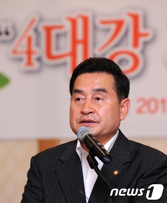 본문 이미지 -                                                                                                              이윤석 민주통합당 의원. © News1 박철중 기자