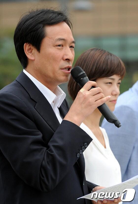 본문 이미지 - 우상호 민주통합당 최고위원. 2012.7.31/뉴스1 © News1 박지혜 기자