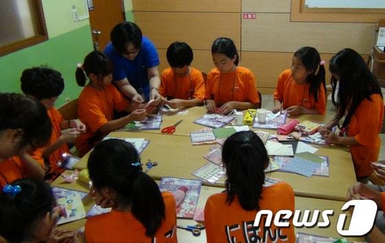 본문 이미지 - 충남교육청이 실시한 초,중학생 일본어 캠프./뉴스1© News1 홍석민 기자