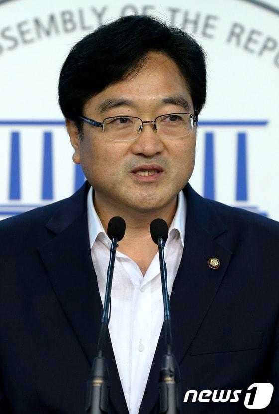 본문 이미지 - 우원식 민주통합당 원내대변인. 2012.7.31/뉴스1 © News1 박정호 기자