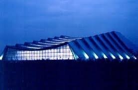 본문 이미지 -                        엠하우드 경기장은 외형적인 측면에서 올림픽 도시의 대표적인 유산으로 평가되지만, 막대한 관리비 등으로 나가도시의 재정문제에 큰 영향을 줬다. © News1