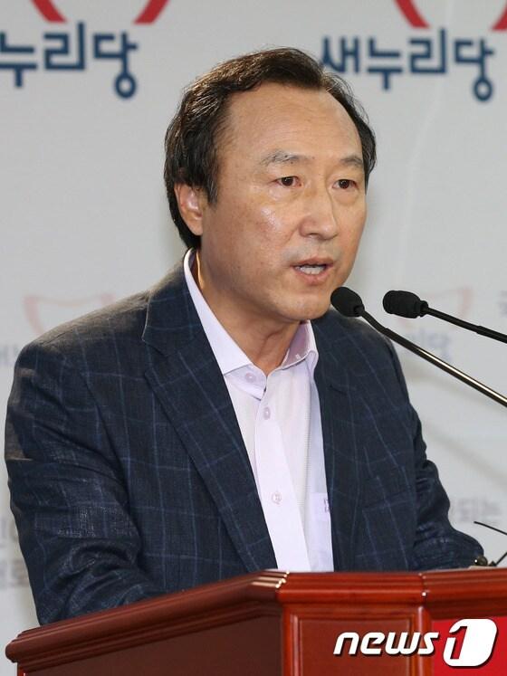 본문 이미지 - 홍일표 새누리당 의원 2012.8.12/뉴스1 © News1 이종덕 기자
