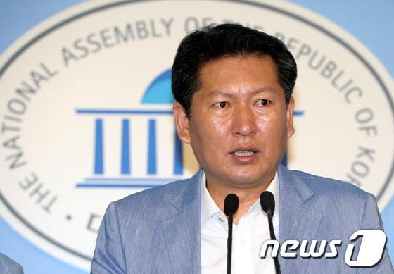 본문 이미지 - 민주통합당 정청래 의원. 2012.8.25/뉴스1 © News1 안은나 인턴기자