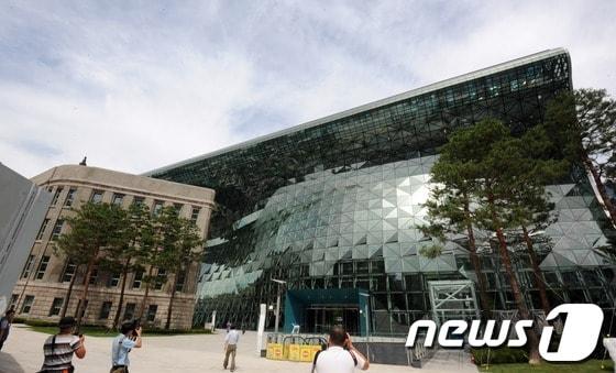 본문 이미지 - 서울시청 2012.8.27 ⓒ 뉴스1