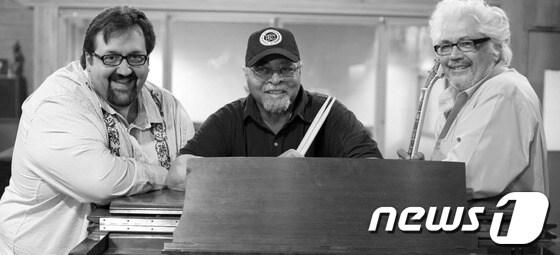 본문 이미지 - 가평군 자라섬 국제재즈페스티벌 라인업 올스타 트리. /사진제공=가평군 © News1  