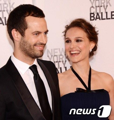 본문 이미지 - 벤자민 마일피드(왼쪽)와 나탈리 포트만(오른쪽) ©AFP=News1  