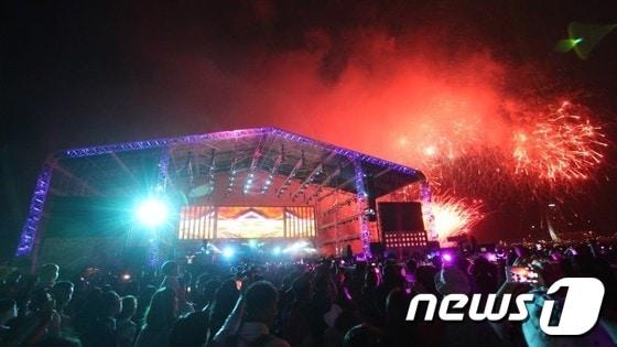 본문 이미지 - 여수엑스포 팝 페스티벌 공연 모습. © News1