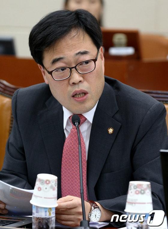 본문 이미지 - 김기식 민주통합당 의원. 2012.9.17/뉴스1 © News1 박정호 기자