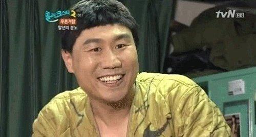 본문 이미지 - tvN '롤러코스터' 푸른거탑에서 말년 병장 최종훈이 깔깔이를 입고 있는 모습. (tvN 갈무리) (사진은 기사 내용과 무관함) / 뉴스1 ⓒ News1 