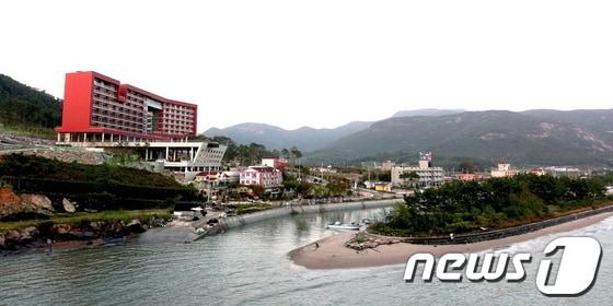 본문 이미지 - 총 공사비 419억원을 투입한 NH농협보험 변산수련원이 3년간의 공사끝에 25일 개장했다./자료사진=전북농협© News1 