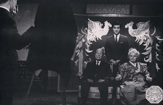 본문 이미지 - 영화 '잘 돼 갑니다' (네이버 영화) © News1 