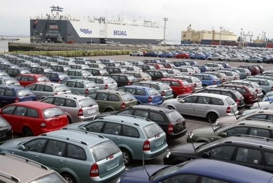 본문 이미지 - 수출을 위해 군산항 자동차전용부두에 선적 대기중인 자동차. ⓒ News1 김재수 기자