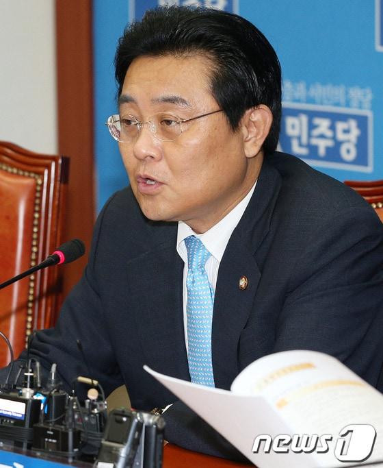 본문 이미지 - 전병헌 민주당 원내대표. 2013.10.1/뉴스1 © News1 오대일 기자