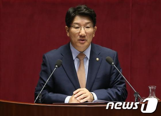 본문 이미지 - 권성동 새누리당 의원. © News1 송원영 기자