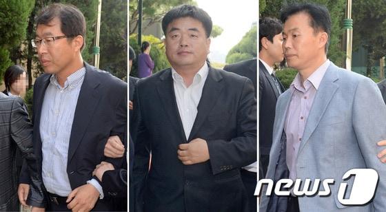 본문 이미지 - 내란음모와 국가보안법상 찬양고무 혐의를 받고 있는 김근래 통합진보당 경기도당 부위원장&#40;왼쪽부터&#41;, 김홍열 경기도당 위원장, 조양원 CNP그룹 대표가 1일 오후 영장실질심사를 받기 위해 경기도 수원지방법원으로 들어서고 있다. 2013.10.1/뉴스1 © News1   박세연 기자