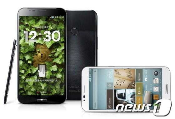 본문 이미지 - 팬택이 10일 신제품 &#39;베가 시크릿노트&#39;를 공개했다. &#39;베가 시크릿노트&#39;는 베가 스마트폰 처음으로 내장형 펜&#40;V펜&#41;을 탑재하고 후면 지문인식기능을 한층 강화하여 차별화를 꾀했다.&#40;팬택 제공&#41; © News1