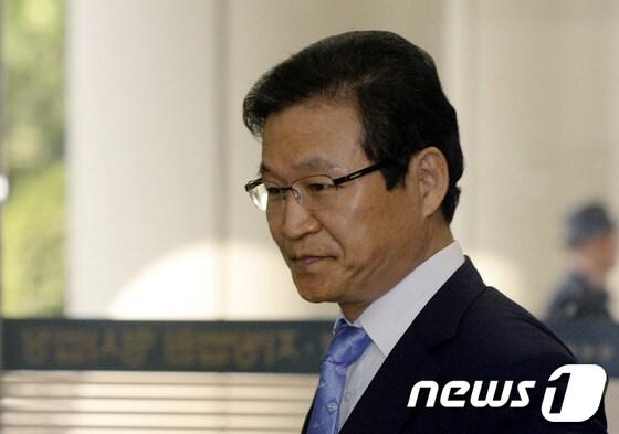 본문 이미지 - 김용판 전 서울경찰청장. © News1 안은나 기자