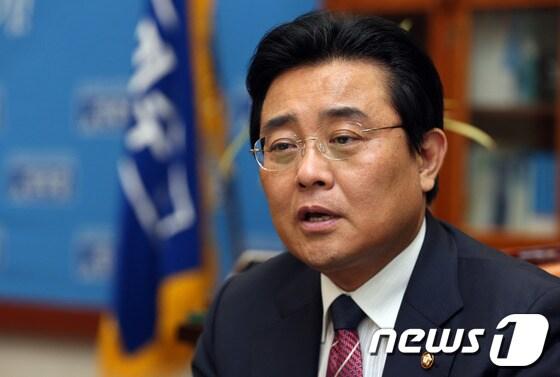 본문 이미지 - 민주당 전병헌 원내대표/뉴스1 © News1   허경 기자