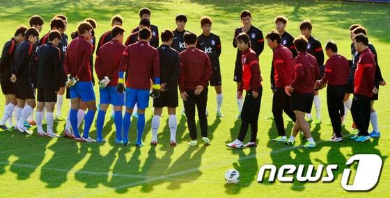 본문 이미지 - 홍명보 대한민국 축구 대표팀 감독 및 축구 대표팀 선수들./뉴스1 © News1   