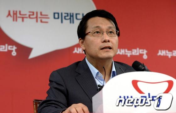 본문 이미지 - 윤상현 새누리당 원내수석부대표. 2013.10.13/뉴스1 © News1   박정호 기자