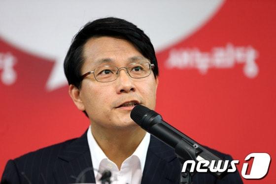 본문 이미지 - 새누리당 윤상현 원원내수석부대표. /뉴스1 © News1   이광호 기자