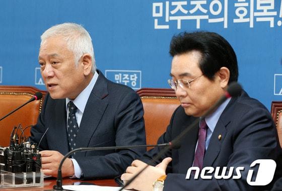 본문 이미지 - 민주당 김한길 대표가 21일 오전 서울 여의도 국회에서 열린 최고위원회의에서 모두발언을 하고 있다. 김 대표는 이 자리에서 