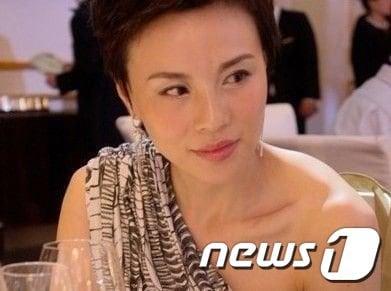 본문 이미지 - 중국수저우중급인민법원은 23일 수천억 불법 자금을 모금한후 도주했던 구춘팡에게 사형을 선고했다. 사진 출처는 중국 법제일보. ©뉴스1 