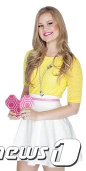 본문 이미지 - 주얼리 주문제작 업체 &#39;오리가미 아울&#40;Origami Owl&#41;&#39;의 창업자 벨라 윔스 © Origami Owl 