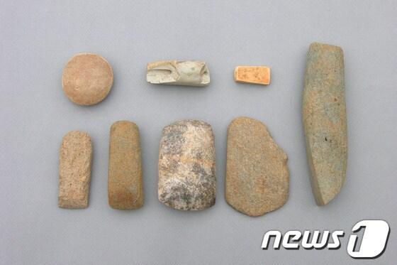 본문 이미지 - 호매실지구 청동기시대 토기류/사진제공=수원박물관 © News1  