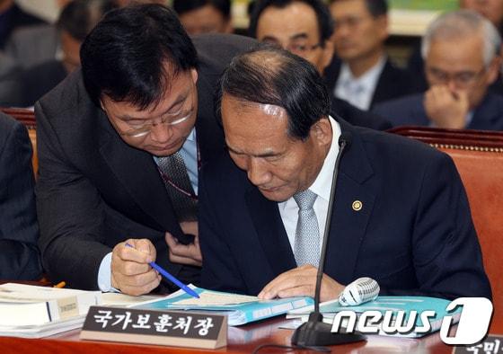 본문 이미지 - 박승춘 국가보훈처장. 2013.10.28/뉴스1 © News1 허경 기자