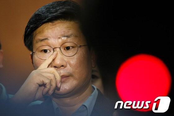 본문 이미지 - 민주당 전해철 의원이 3일 오후 서울 여의도 국회 정론관에서 대통령기록물 열람위원들과 기자회견을 열고 