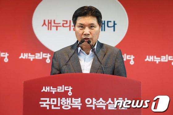 본문 이미지 - 홍문종 새누리당 사무총장. 2013.10.3/뉴스1 © News1   유승관 기자