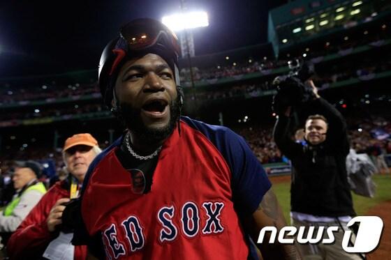 본문 이미지 - 31일(한국시간) 막을 내린 2013 메이저리그 월드시리즈에서 최우수선수상(MVP)의 영예를 안은 데이비드 오티스(보스턴 레드삭스). © AFP=News1  