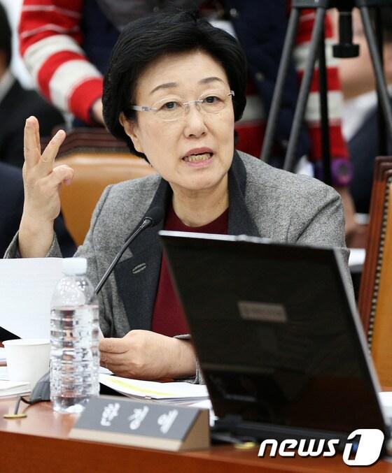 본문 이미지 - 한명숙 민주당 의원. 2013.10.31/뉴스1 © News1 오대일 기자