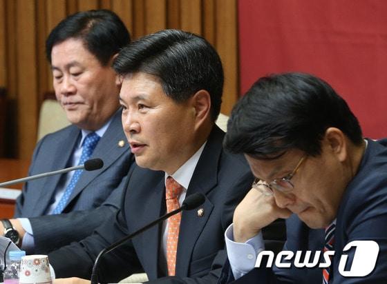 본문 이미지 - 홍문종 새누리당 사무총장. 2013.10.8/뉴스1 © News1 송원영 기자