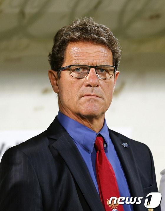 본문 이미지 - 러시아 축구 대표팀을 이끄는 파비오 카펠로 감독.© AFP=News1