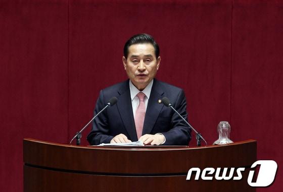 본문 이미지 - 이윤석 민주당 수석대변인. 2013.11.21/뉴스1 © News1 허경 기자