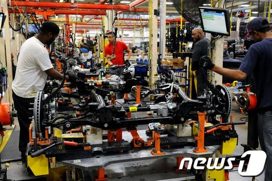 본문 이미지 - 현대모비스 미시간공장 섀시모듈 생산라인(현대모비스 제공)© News1  