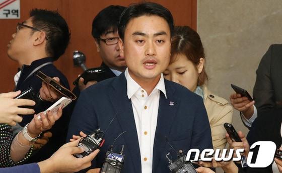 본문 이미지 - 홍성규 통합진보당 대변인 . 2013.11.5/뉴스1 © News1 송원영 기자