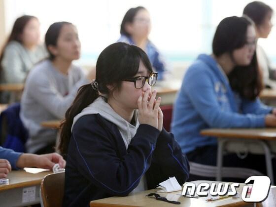 본문 이미지 - 2014학년도 대입 수학능력시험./ 뉴스1 © News1 신창원 기자