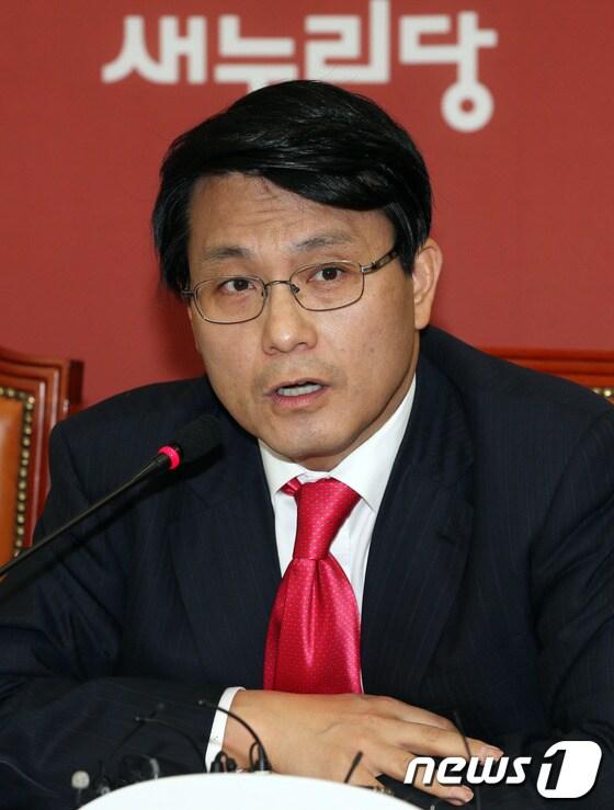 본문 이미지 - 새누리당 윤상현 원내수석부대표. 2013.11.8/뉴스1 © News1   허경 기자