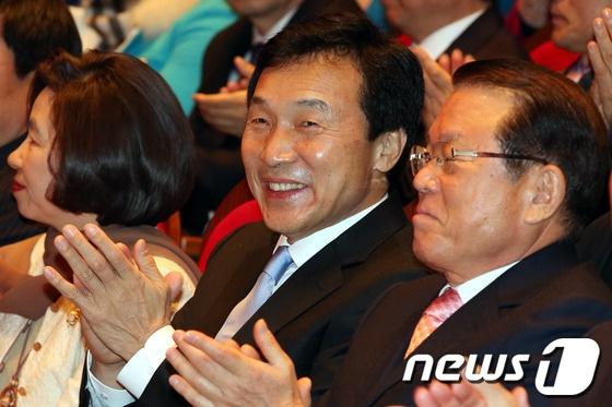 본문 이미지 - 민주당 손학규 상임고문.2013.12.16/뉴스1 © News1   이광호 기자