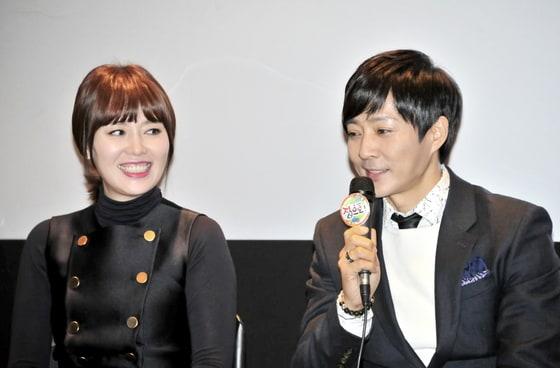 본문 이미지 - MBC '글로벌 홈스테이 집으로'에 출연하는 최수종·하희라 부부(MBC 제공). © News1  