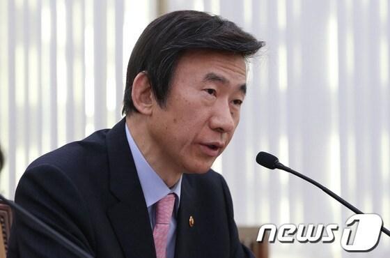 본문 이미지 - 윤병세 외교부 장관  2013.12.18/뉴스1 © News1   송원영 기자
