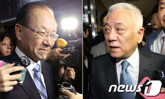 본문 이미지 - 새누리당 황우여 대표와 민주당 김한길 대표가 2일 오후 서울 여의도 국회의사당 귀빈식당에서 열린 정국 정상화를 위한 여야 4자회담이 성과없이 종료된 뒤 각자 퇴장하며 생각에 잠겨 있다. 여야 지도부는 내일 오전 다시 만나 회담을 재개하기로 했다. 2013.12.2/뉴스1 © News1   송원영, 오대일 기자