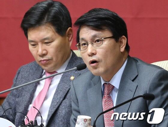 본문 이미지 - 윤상현 새누리당 원내수석부대표.2013.12.27/뉴스1 © News1 송원영 기자