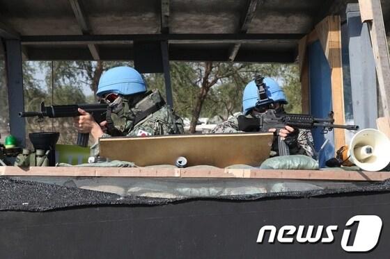 본문 이미지 - 경계 태세중인 한빛 부대원 © News1 