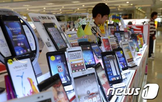 본문 이미지 - 스마트폰 © News1   